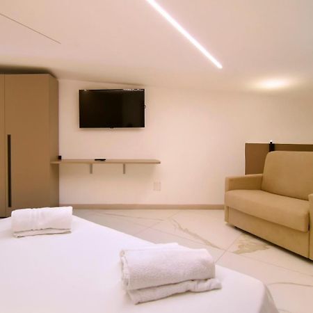 Belma Aparthotel And Rooms マリーナ・ディ・カメロータ エクステリア 写真