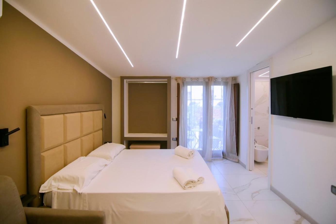 Belma Aparthotel And Rooms マリーナ・ディ・カメロータ エクステリア 写真
