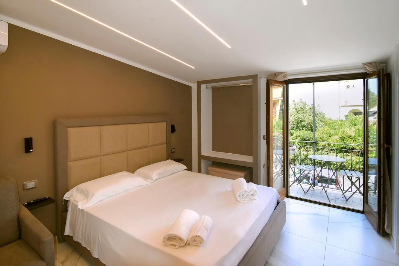 Belma Aparthotel And Rooms マリーナ・ディ・カメロータ エクステリア 写真